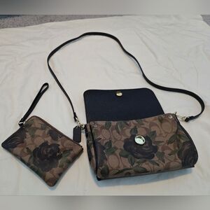 Coach reversible handbag w/wristlet